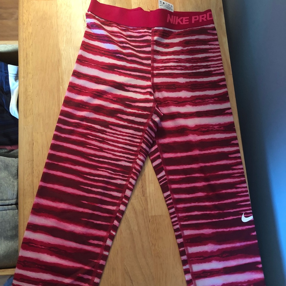 Nike pro capris